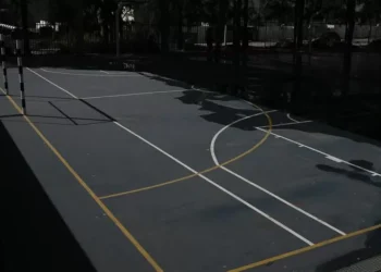 Confirmado despedimento de professor que entrava nos balneários femininos