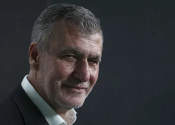 Gouveia e Melo considera curiosas acusações de ser de esquerda e critica “maniqueísmos”