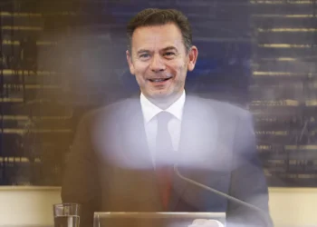 Luís Montenegro chega a Luanda para participar na Cimeira UE/África