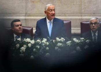 Marcelo lamenta falta de “prioridade” dada por Montenegro e Costa aos 50 anos do 25 de Abril