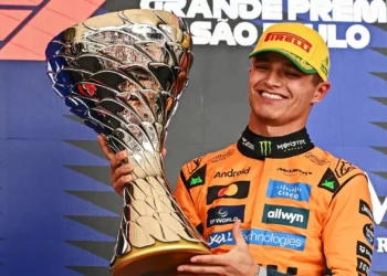 Lando Norris vence F1 no Brasil e dispara na liderança do Mundial
