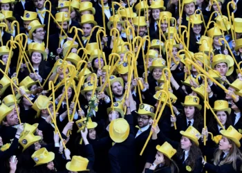 Parlamento chumba proposta para indexar propinas à taxa de inflação