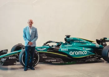 Adrian Newey assume liderança da Aston Martin