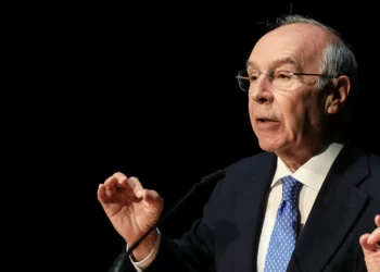 Candidatura de Marques Mendes desafia adversários a também divulgarem lista de clientes