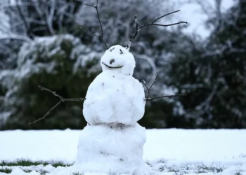Depressão Emilia traz neve à Serra da Estrela e chuva ao resto do país
