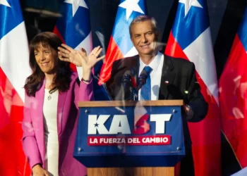 Direita vence presidenciais no Chile. Kast assegura Presidência à segunda volta
