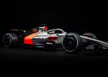 F1: Audi mostra cores, esconde carro verdadeiro e teme “vantagem significativa” de motores rivais