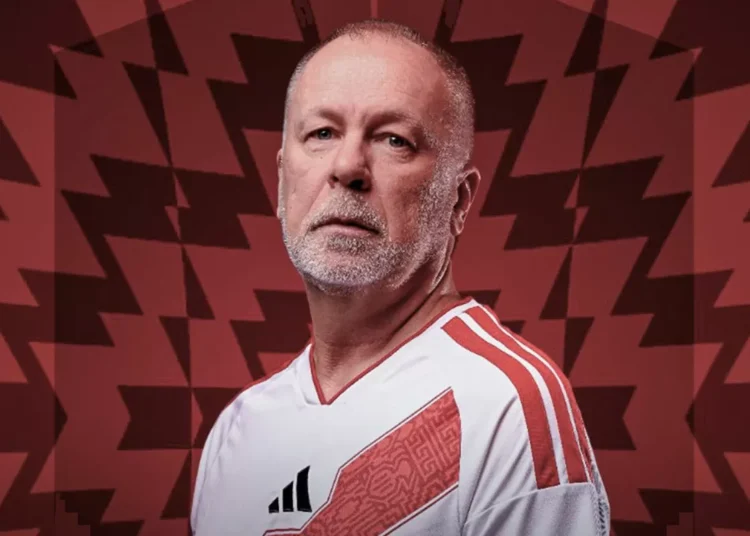 Mano Menezes assume comando técnico da seleção do Peru por 4 anos