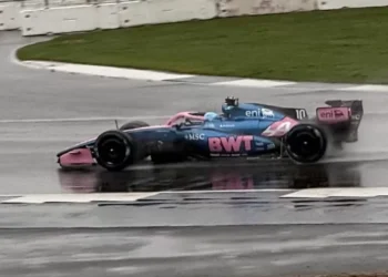 Alpine apanhada a testar novo carro de F1 em Silverstone