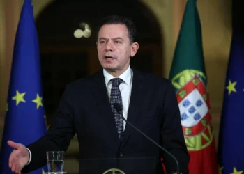 MP abre novo inquérito sobre construção de casa de Montenegro