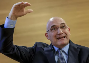 Passos Coelho: “Não se pode passar de diretor de PJ a ministro”