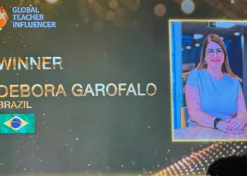 Brasileira Débora Garofalo é eleita professora mais influente do mundo