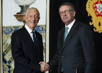 Reunião “muito cordial” entre Marcelo e Seguro durou três horas e meia