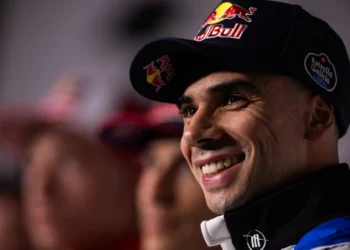 Miguel Oliveira estreia-se nas Superbikes apontado ao título