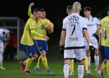 Arouca ganha com reviravolta