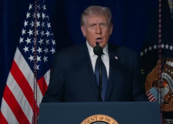 “Operações vão continuar”: Trump promete “vingar” morte de soldados americanos